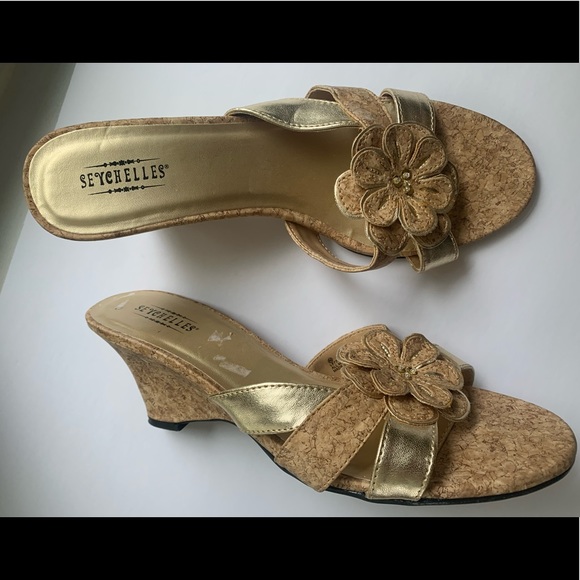 Seychelles Sandals with flower detail - Picture 3 of 5